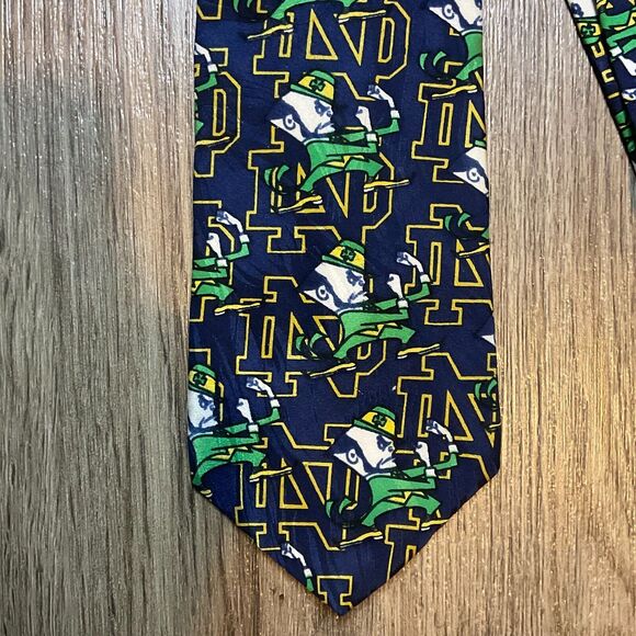 RM Sport Notre Dame Vtg Mens Classic Silk Neck Tie All Over Print‎ Made In USA - Picture 1 of 5